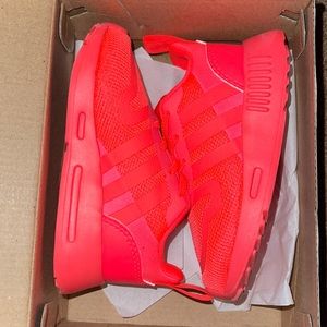 Size 6 toddler sneakers